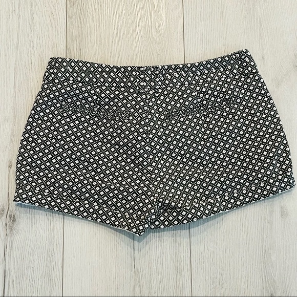 KHAKIS by GAP City 3 Inch Dark Green and White Short Shorts Size 8 - Picture 10 of 13